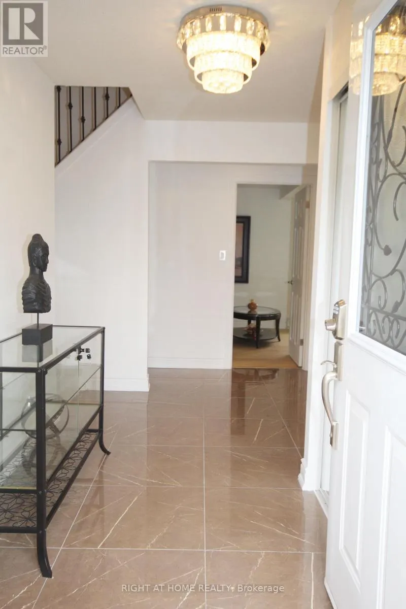 832 BORONIA CRESCENT