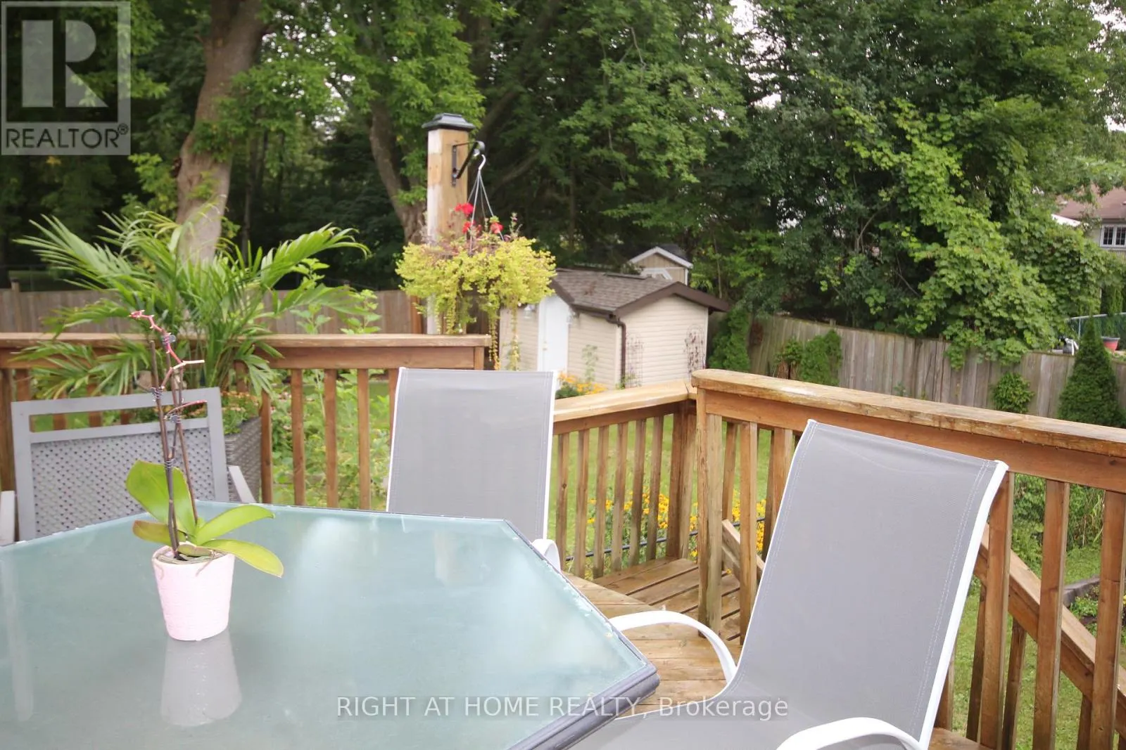 832 BORONIA CRESCENT