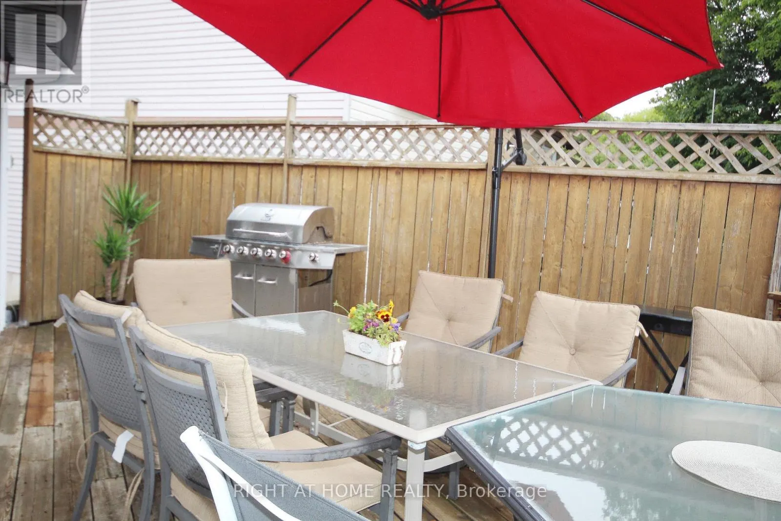 832 BORONIA CRESCENT