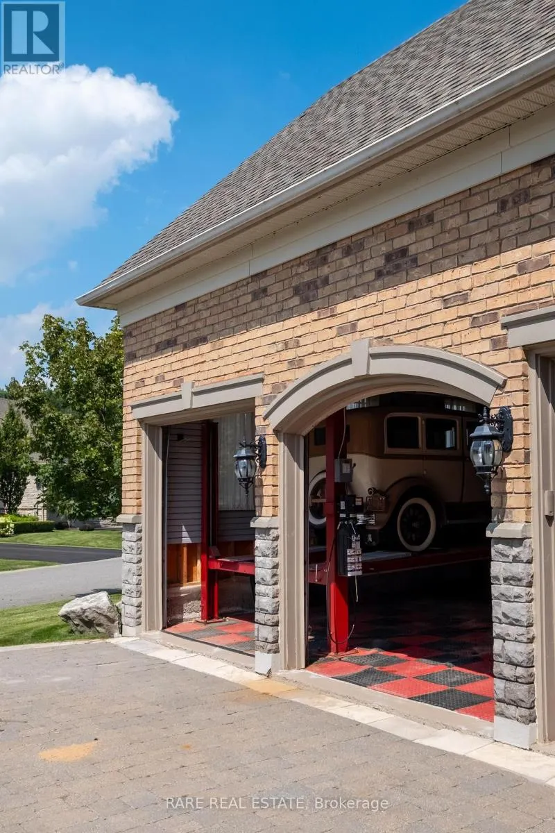 40 COUNTRY CLUB DRIVE