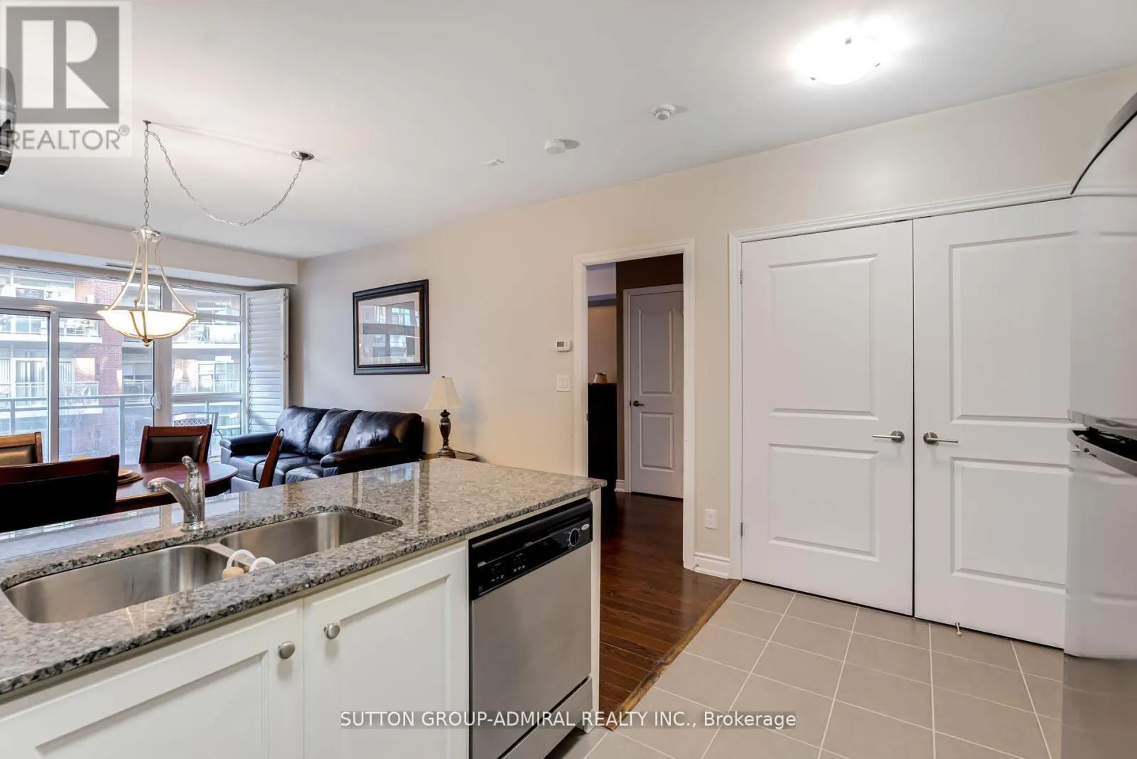 342 - 281 WOODBRIDGE AVENUE