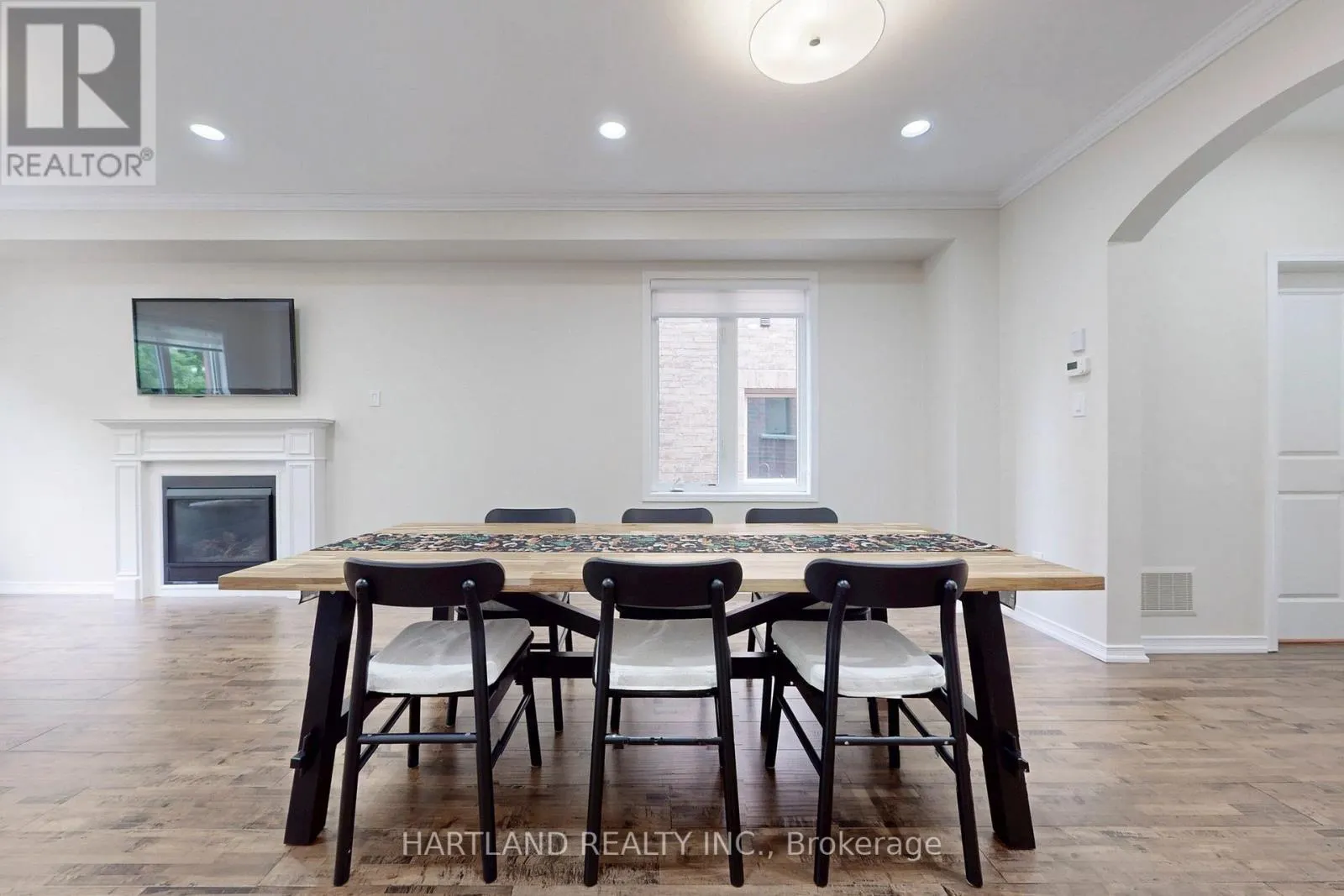 1036 ABRAM COURT
