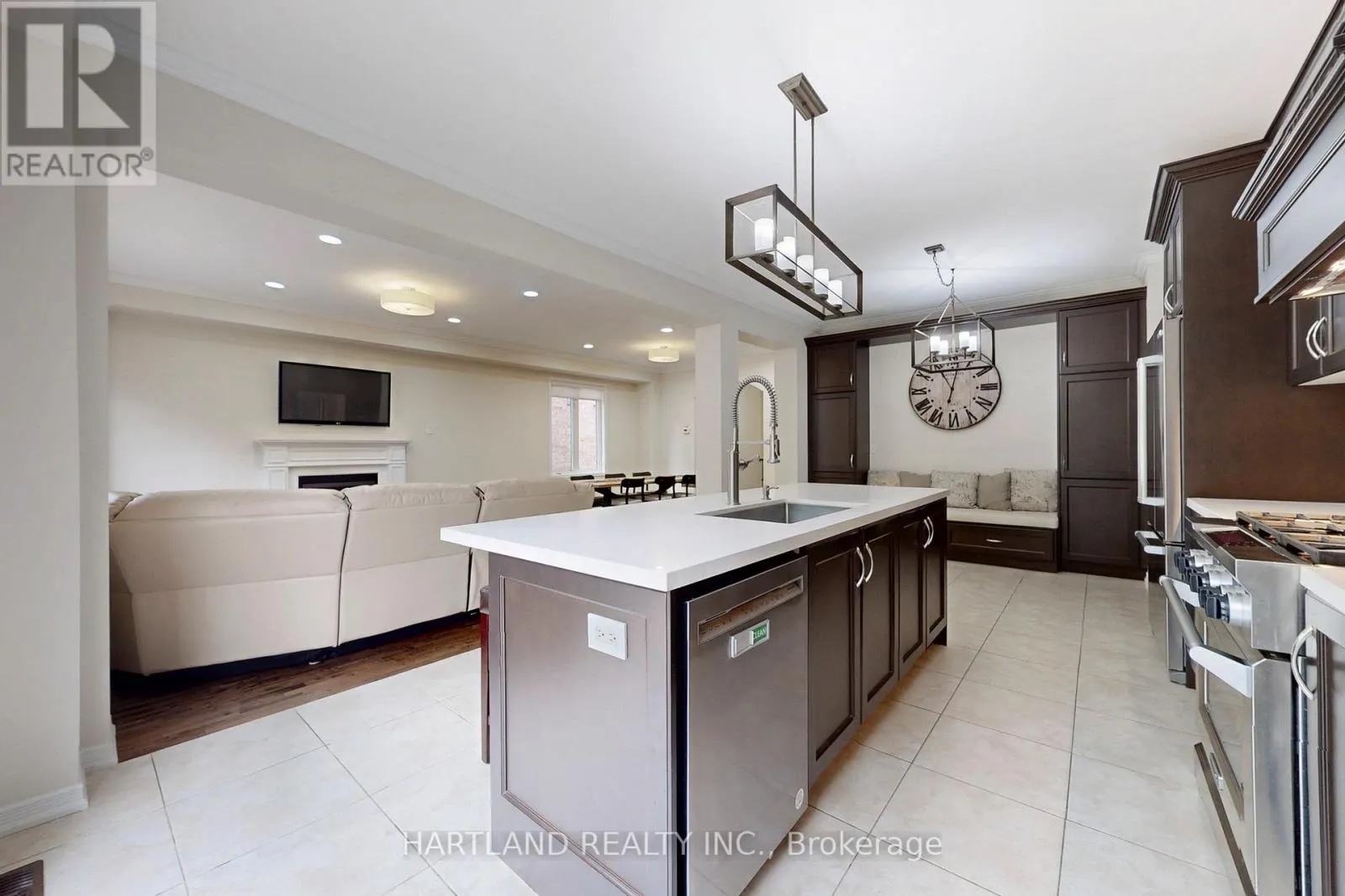 1036 ABRAM COURT