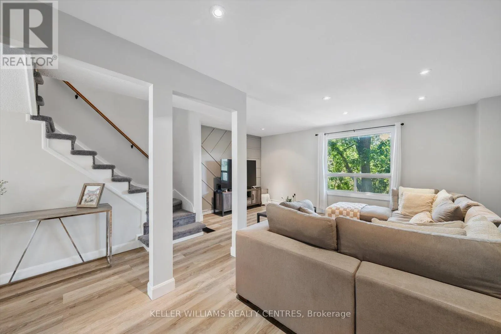 22 - 22 HARMONY CIRCLE