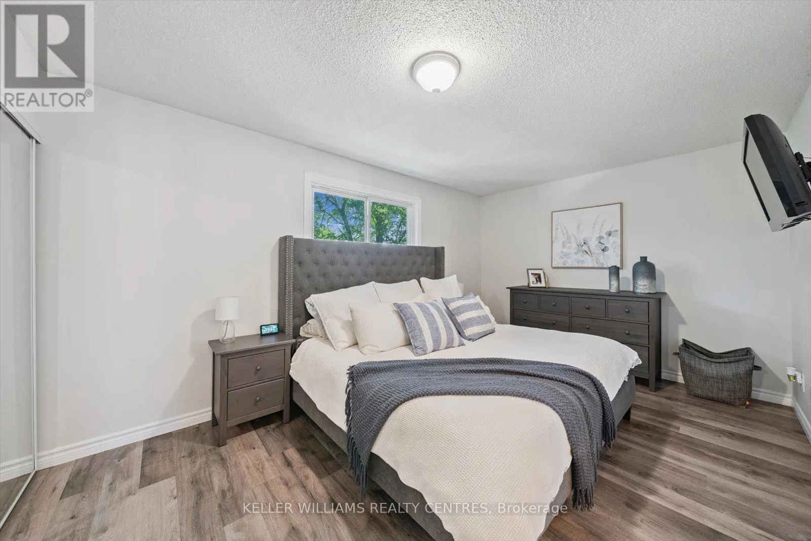 22 - 22 HARMONY CIRCLE