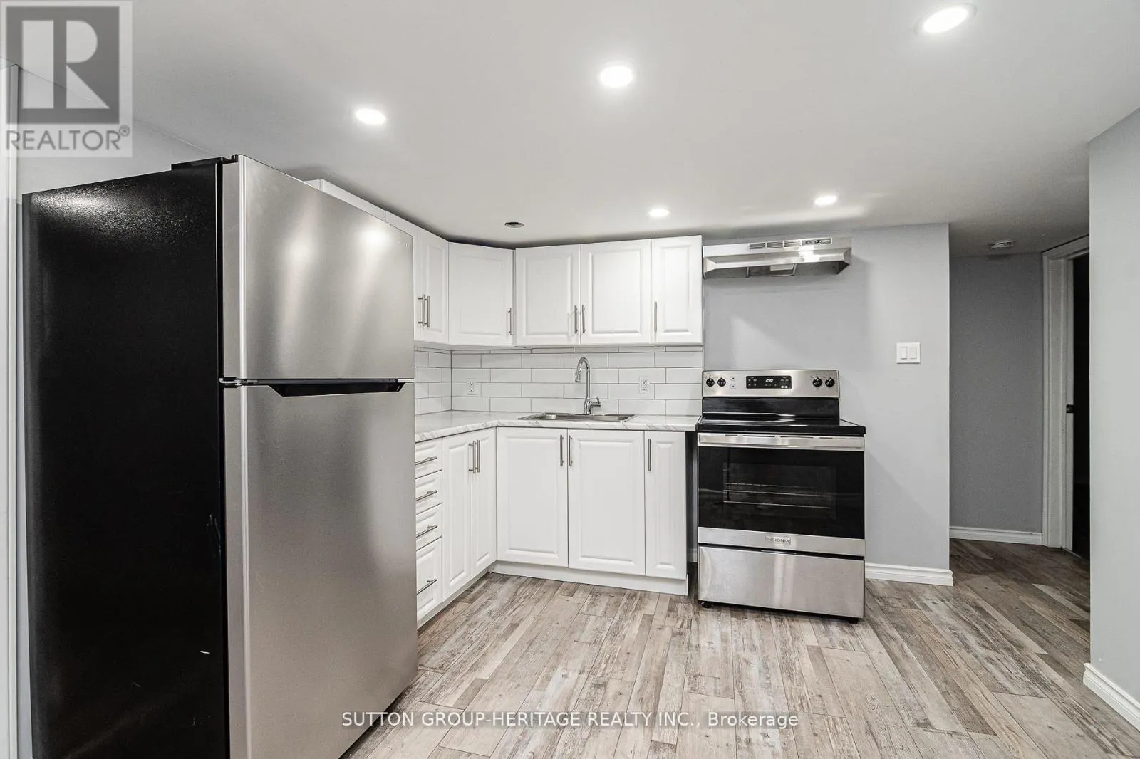 61 MAIN STREET S