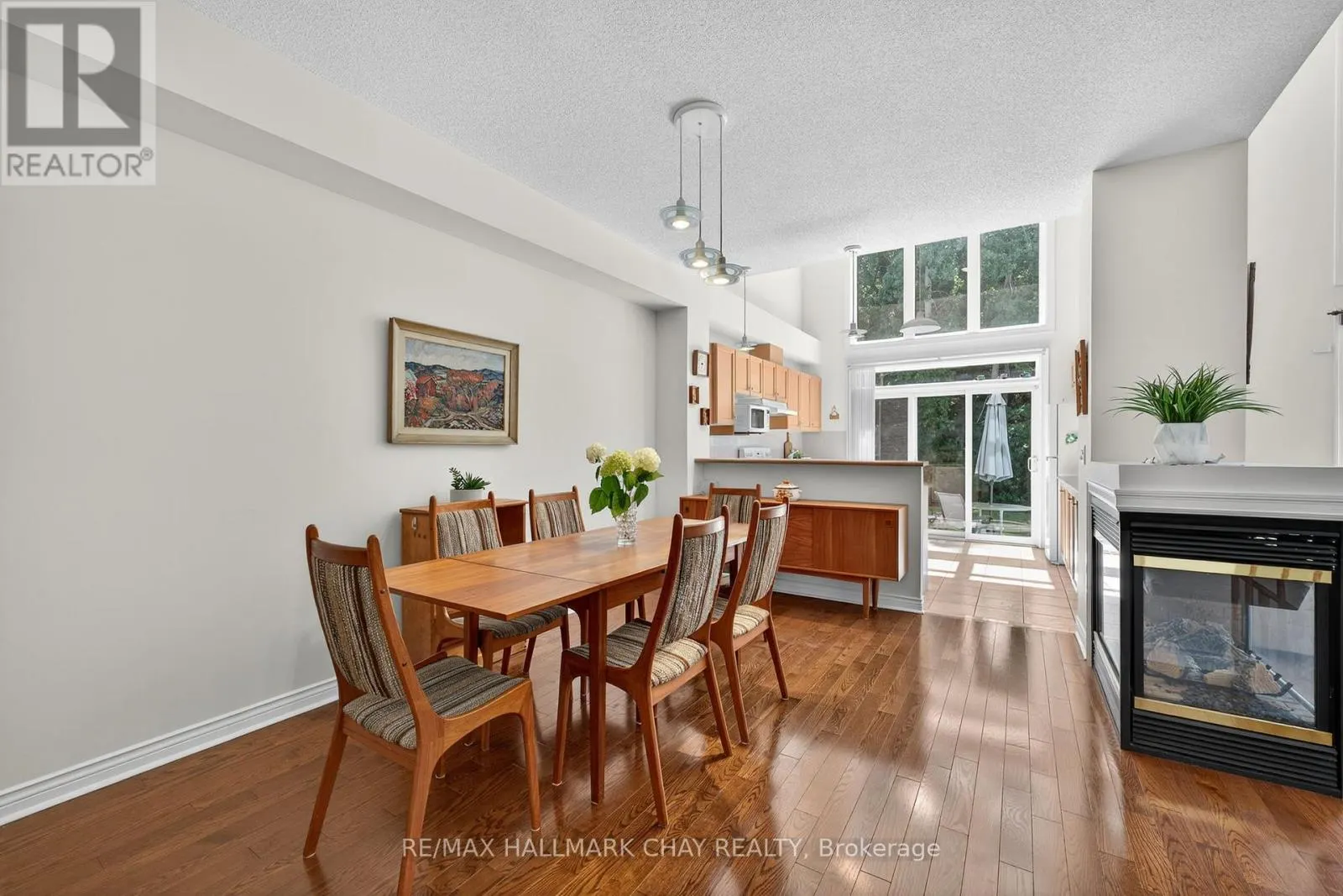 912 CREEKFRONT WAY