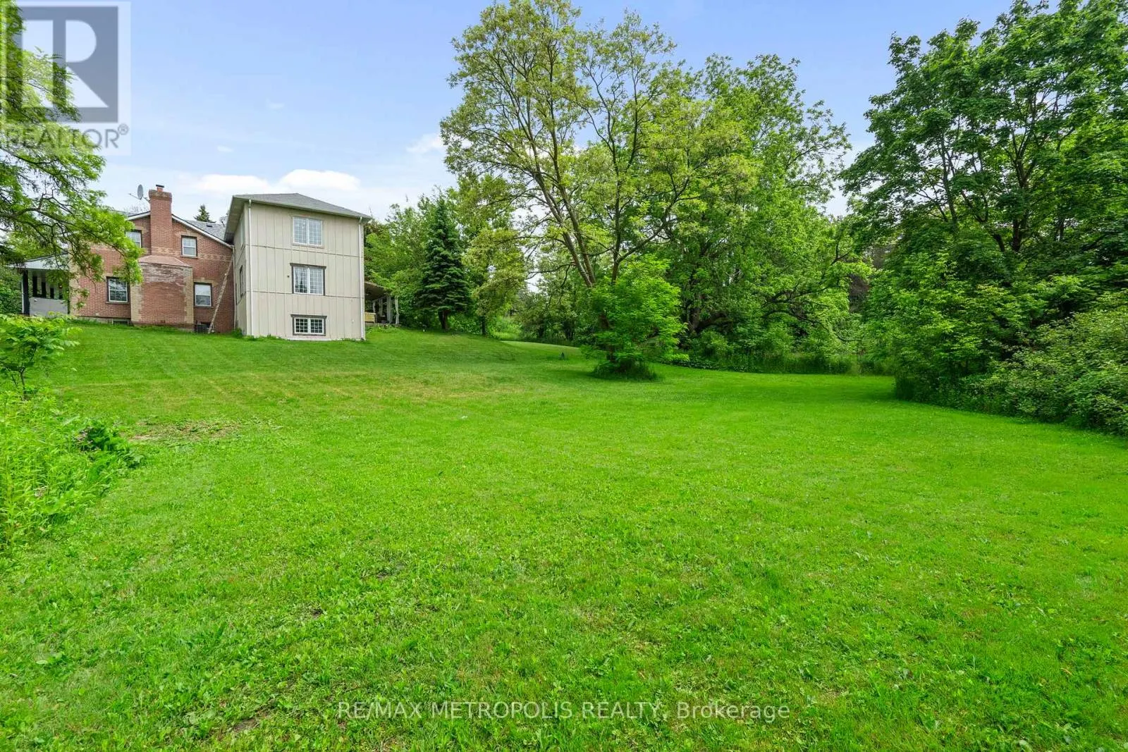14537 WOODBINE AVENUE