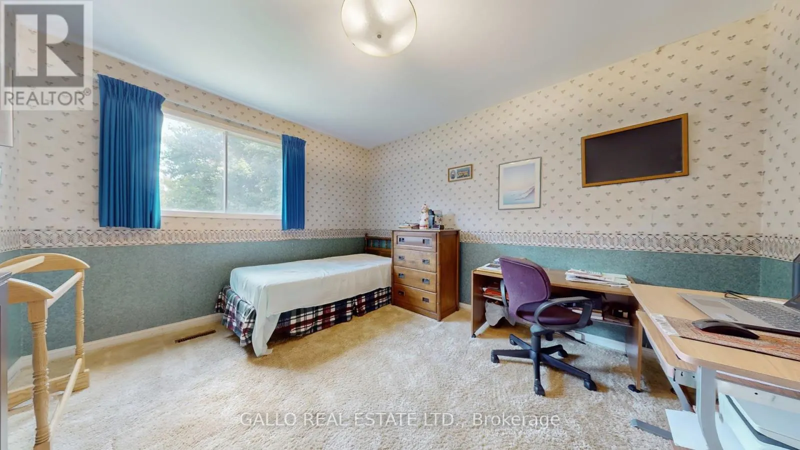 5 THORNBAY DRIVE