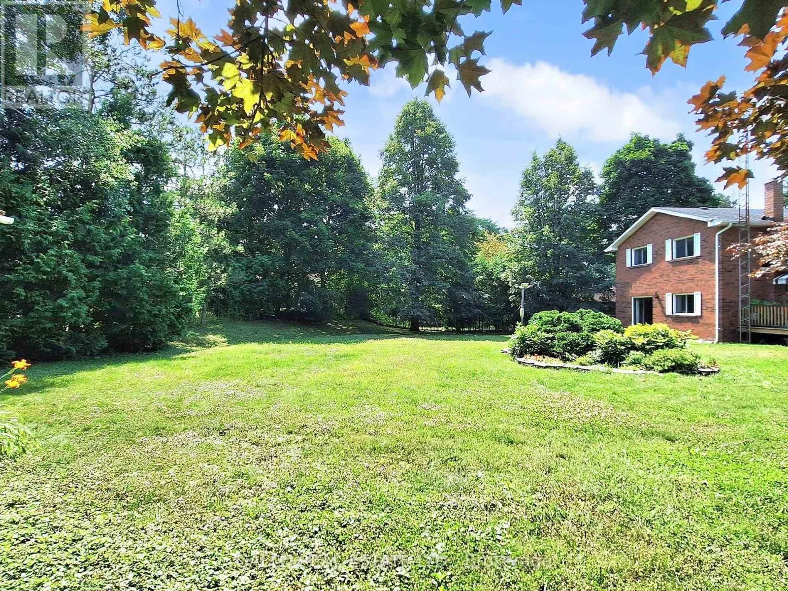 5 THORNBAY DRIVE