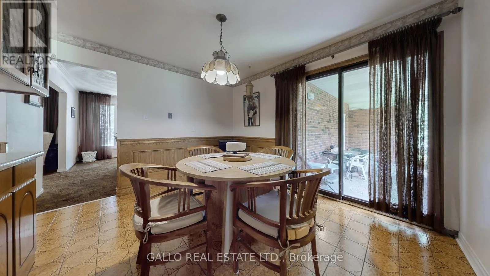 5 THORNBAY DRIVE