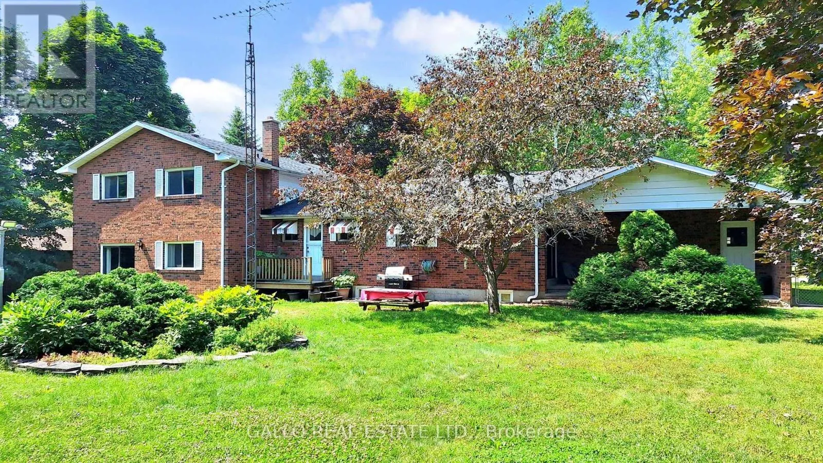 5 THORNBAY DRIVE