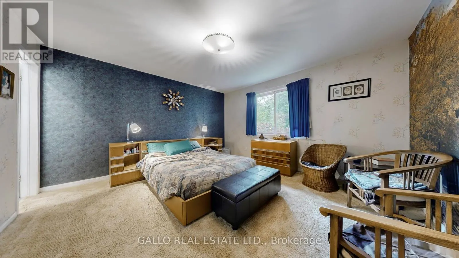 5 THORNBAY DRIVE