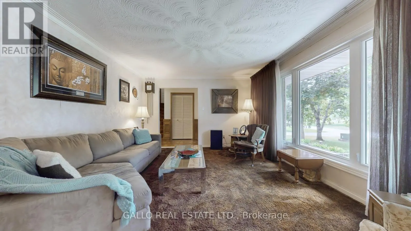 5 THORNBAY DRIVE