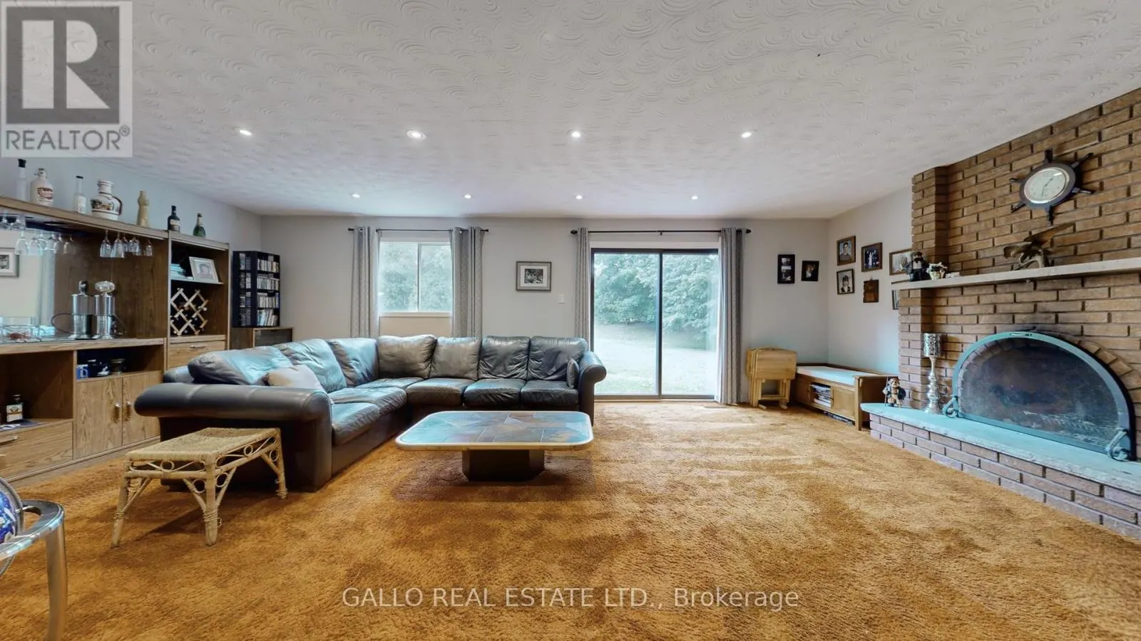 5 THORNBAY DRIVE