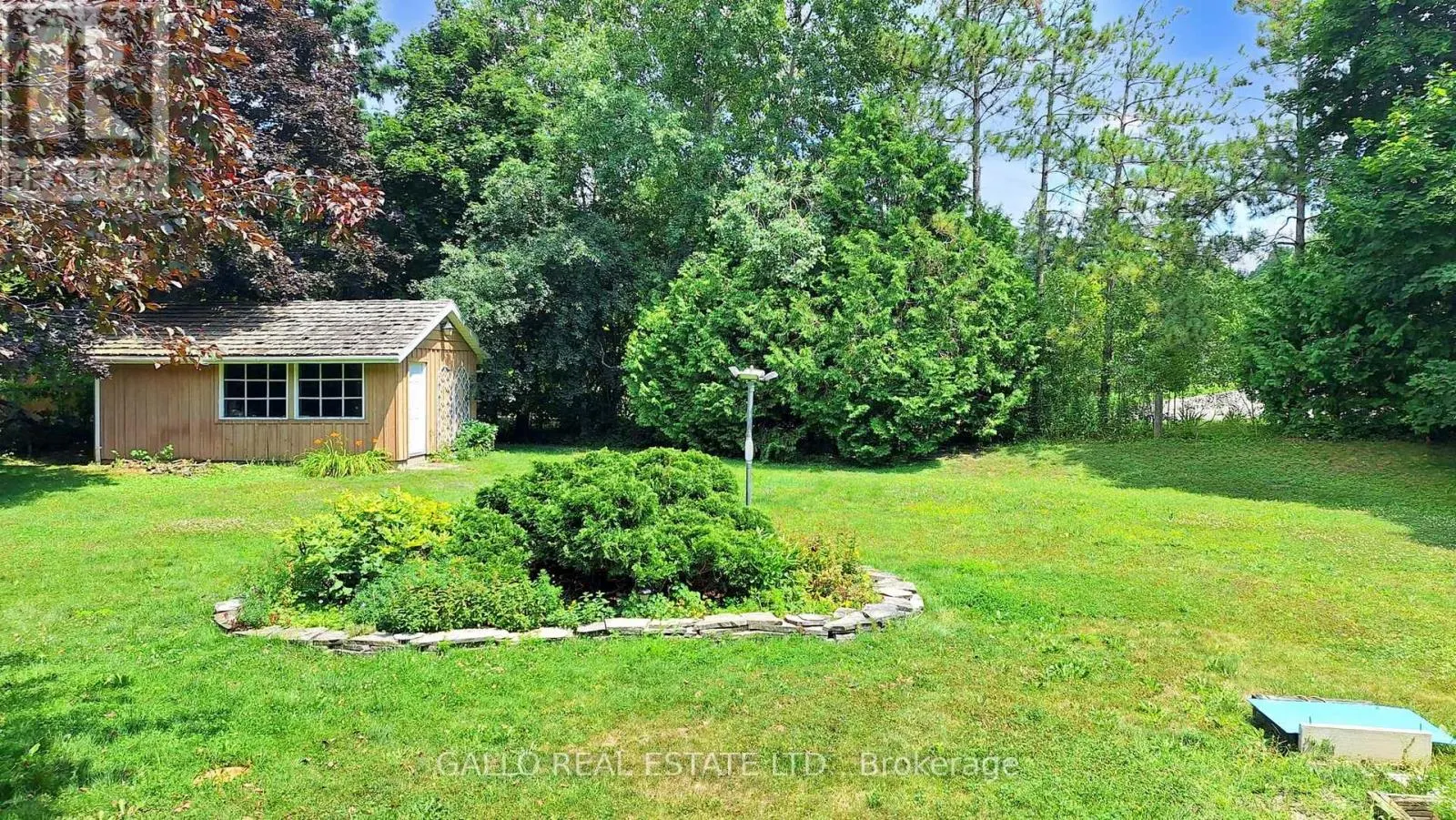 5 THORNBAY DRIVE