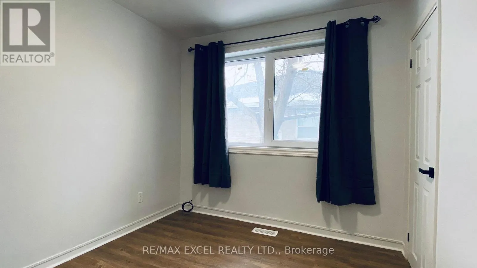 MAIN FLOOR - 88 LONGFORD DRIVE