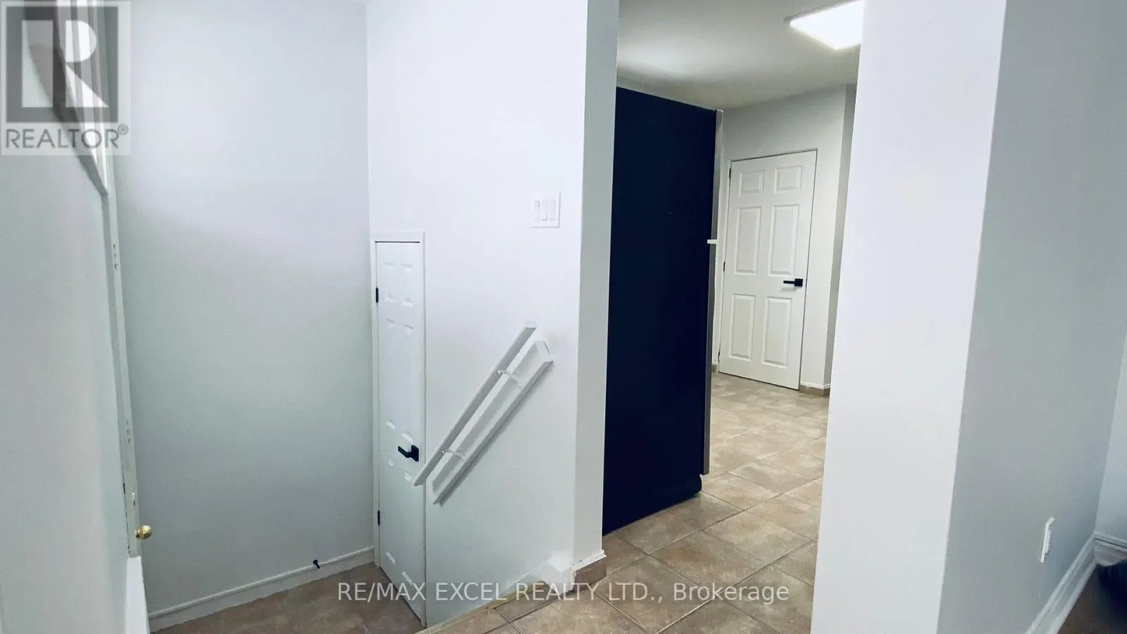 MAIN FLOOR - 88 LONGFORD DRIVE