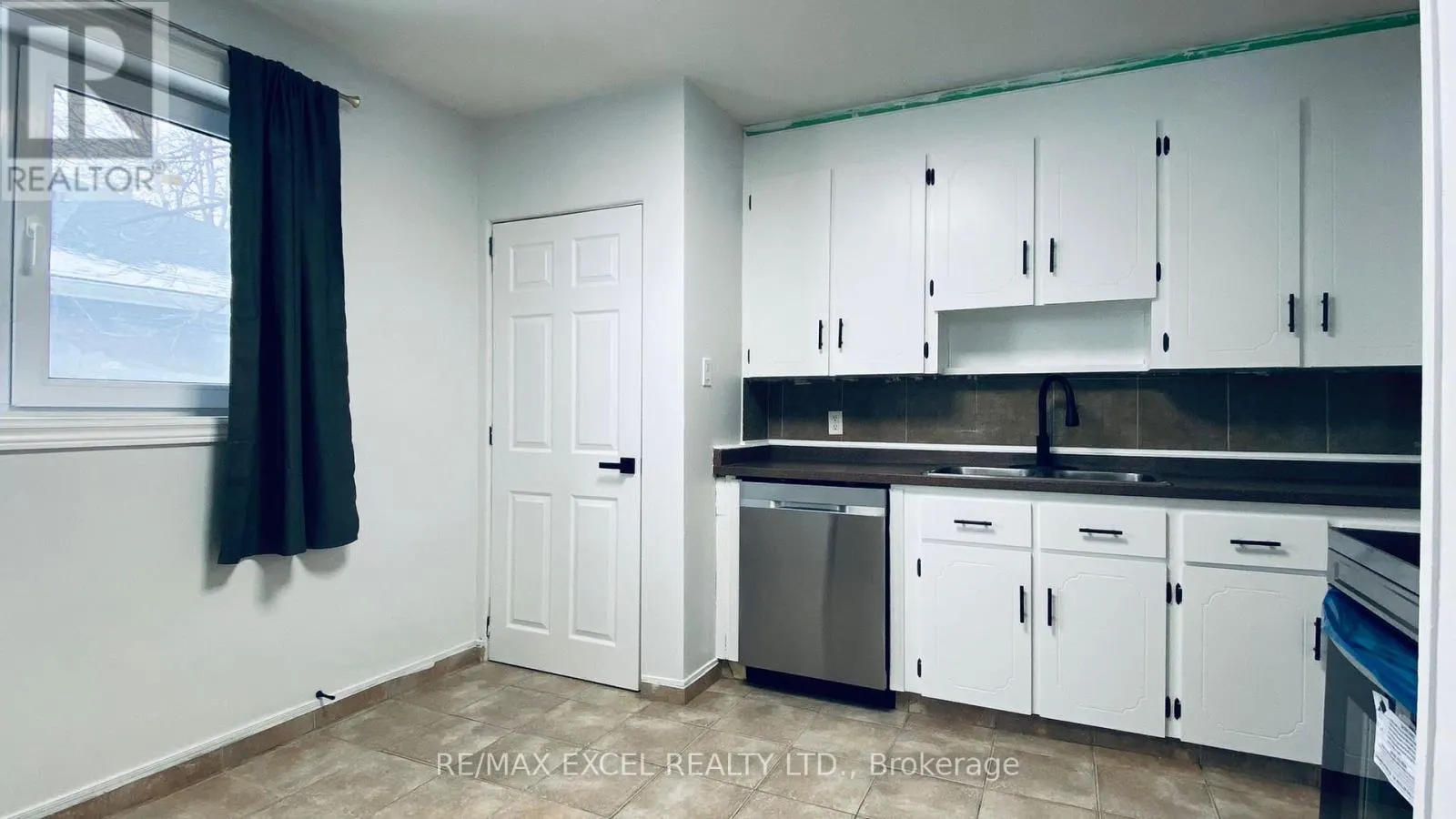 MAIN FLOOR - 88 LONGFORD DRIVE