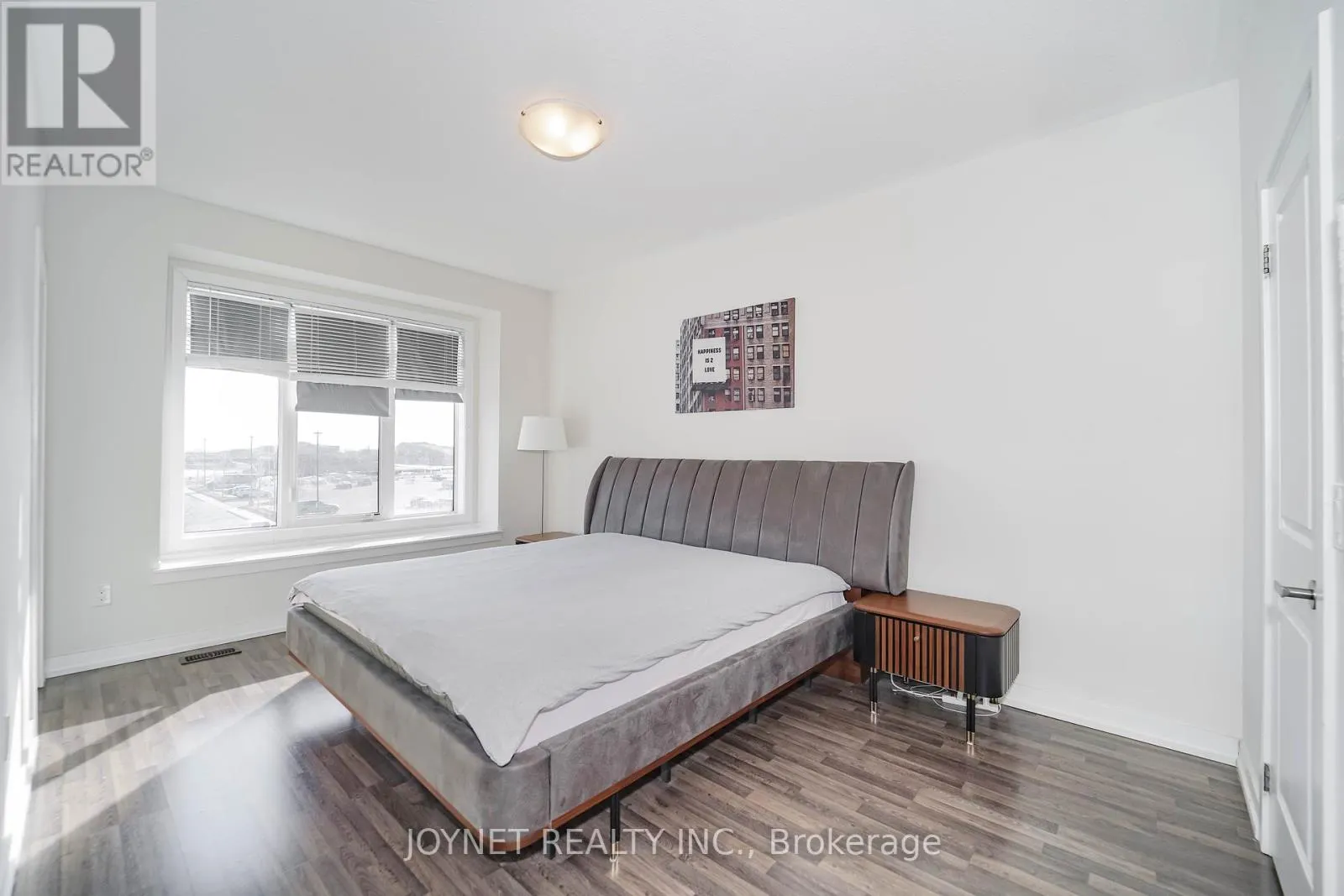 7 GLENNGARRY CRESCENT