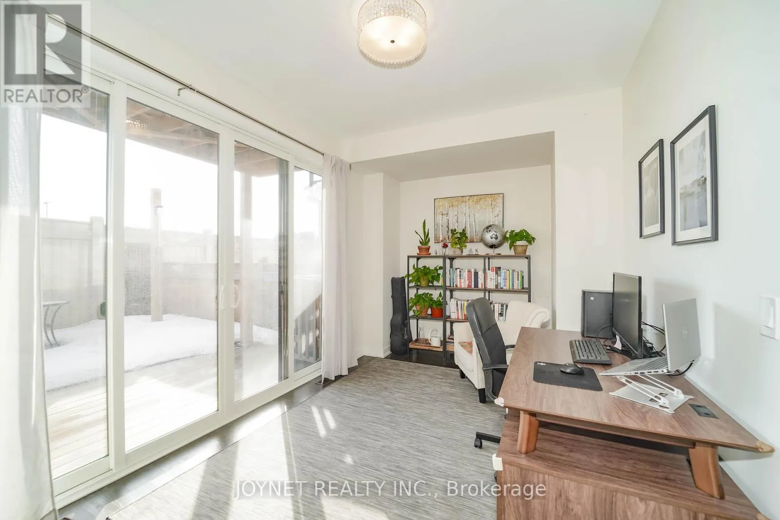 7 GLENNGARRY CRESCENT
