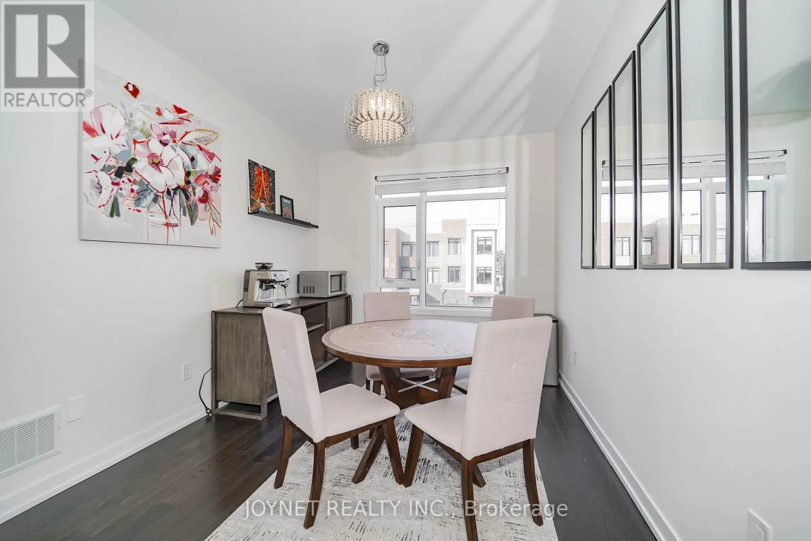 7 GLENNGARRY CRESCENT
