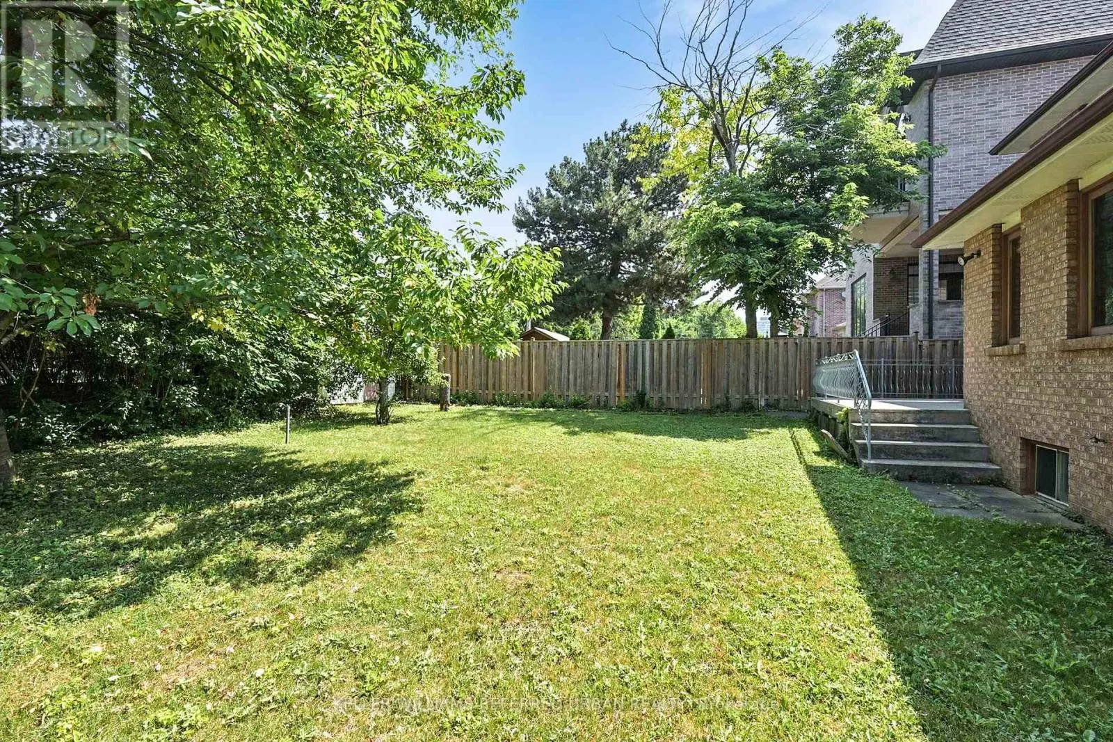28 WESTWOOD LANE