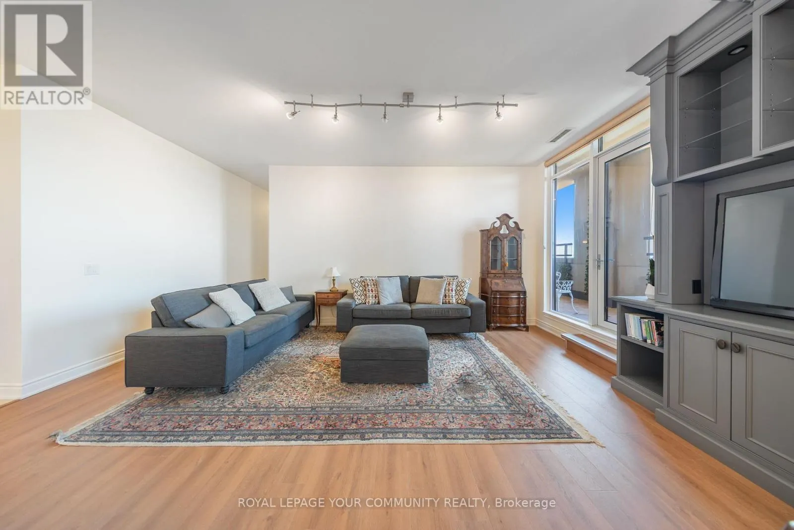 PH01 - 9245 JANE STREET