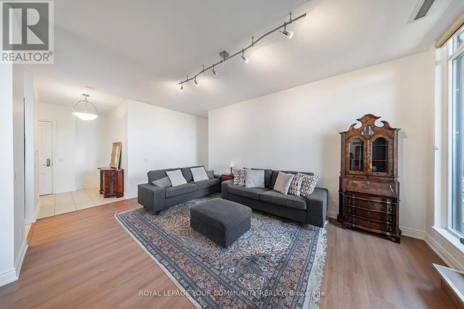 PH01 - 9245 JANE STREET