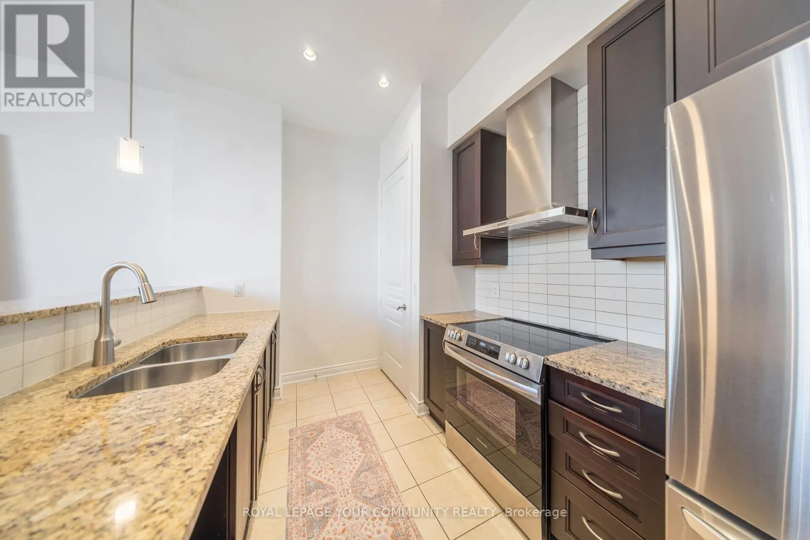 PH01 - 9245 JANE STREET