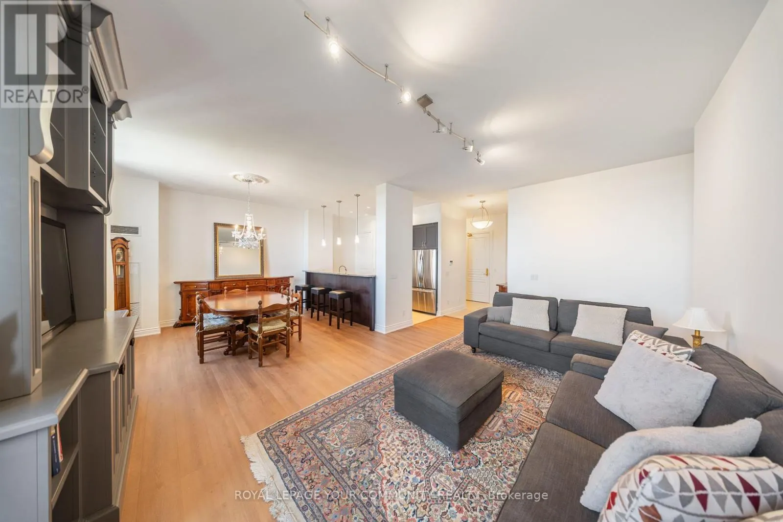 PH01 - 9245 JANE STREET
