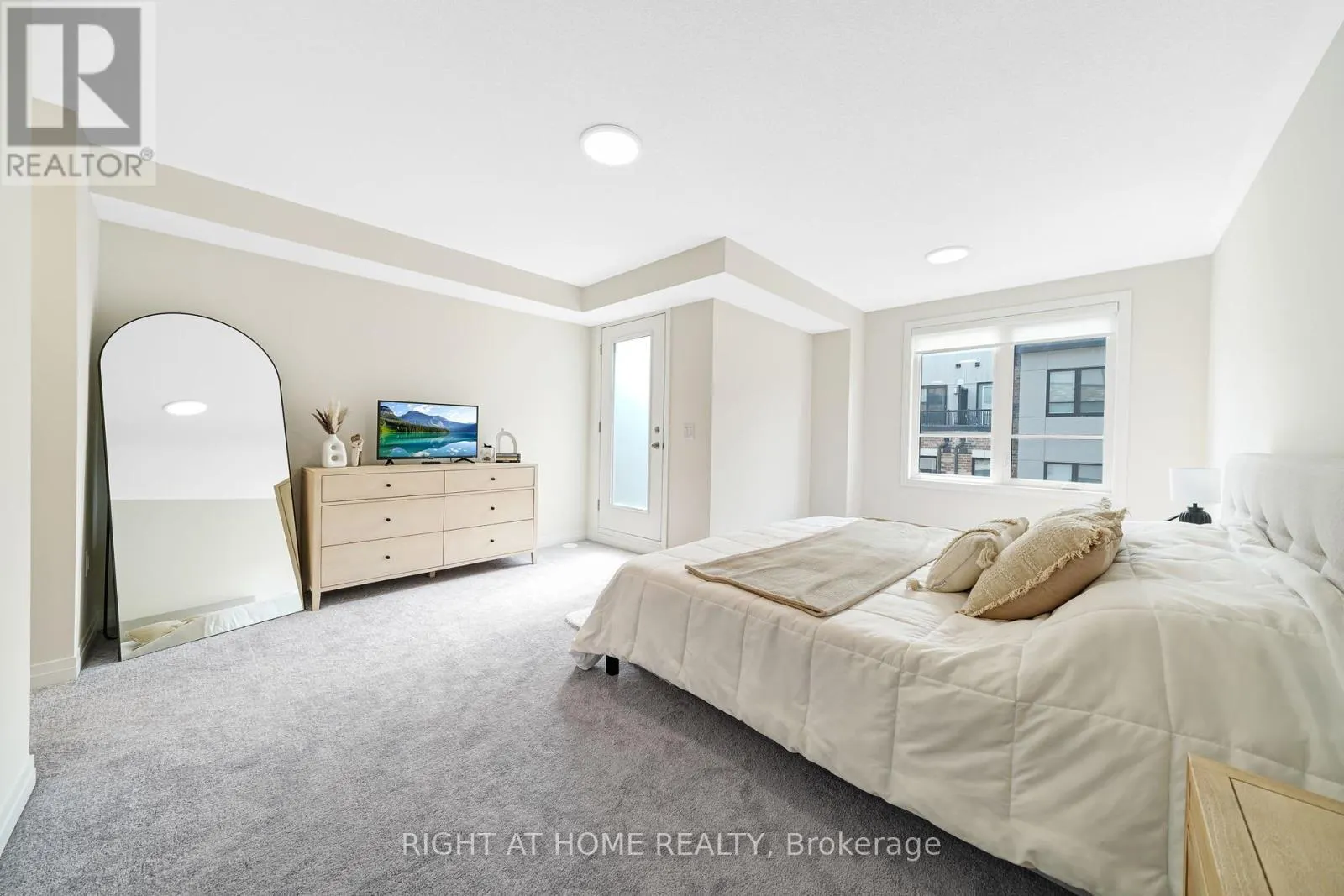 14 - 70 BAYNES WAY