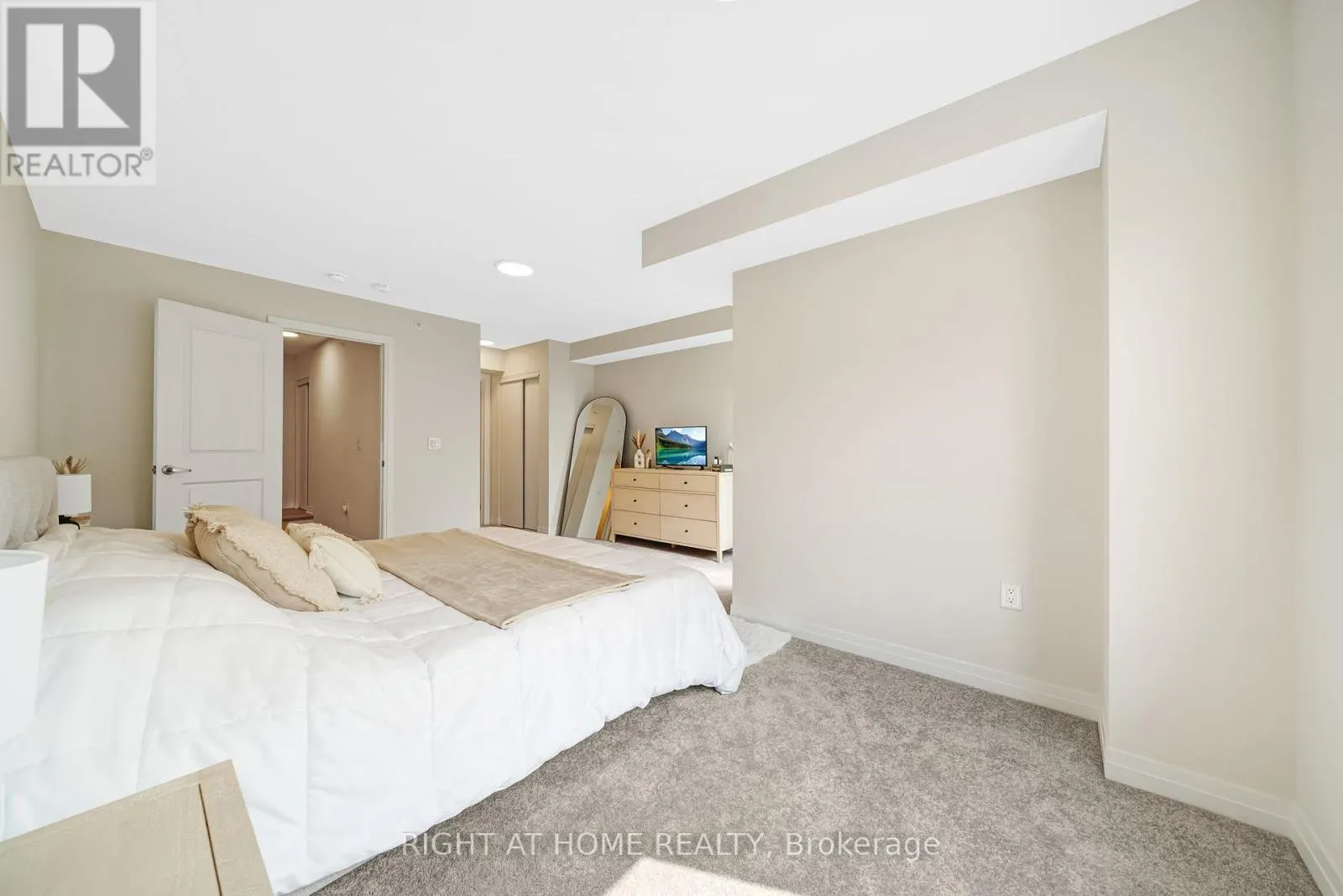 14 - 70 BAYNES WAY
