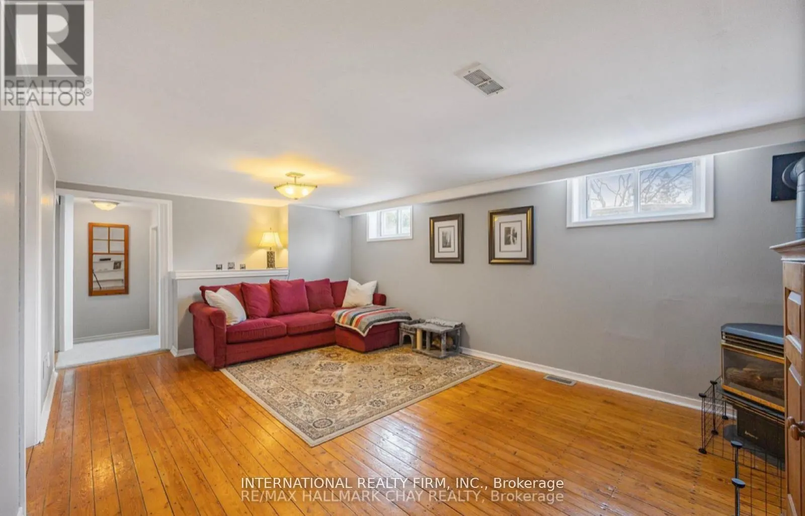 BASEMENT UNIT - 37 FOREHT CRESCENT