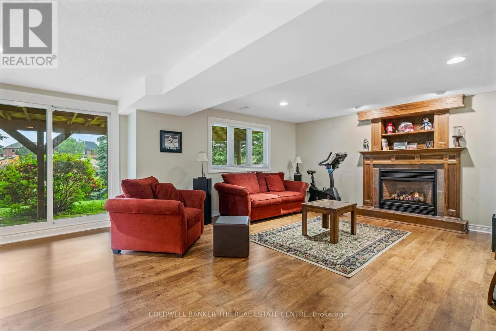 384 AMBERLEE COURT