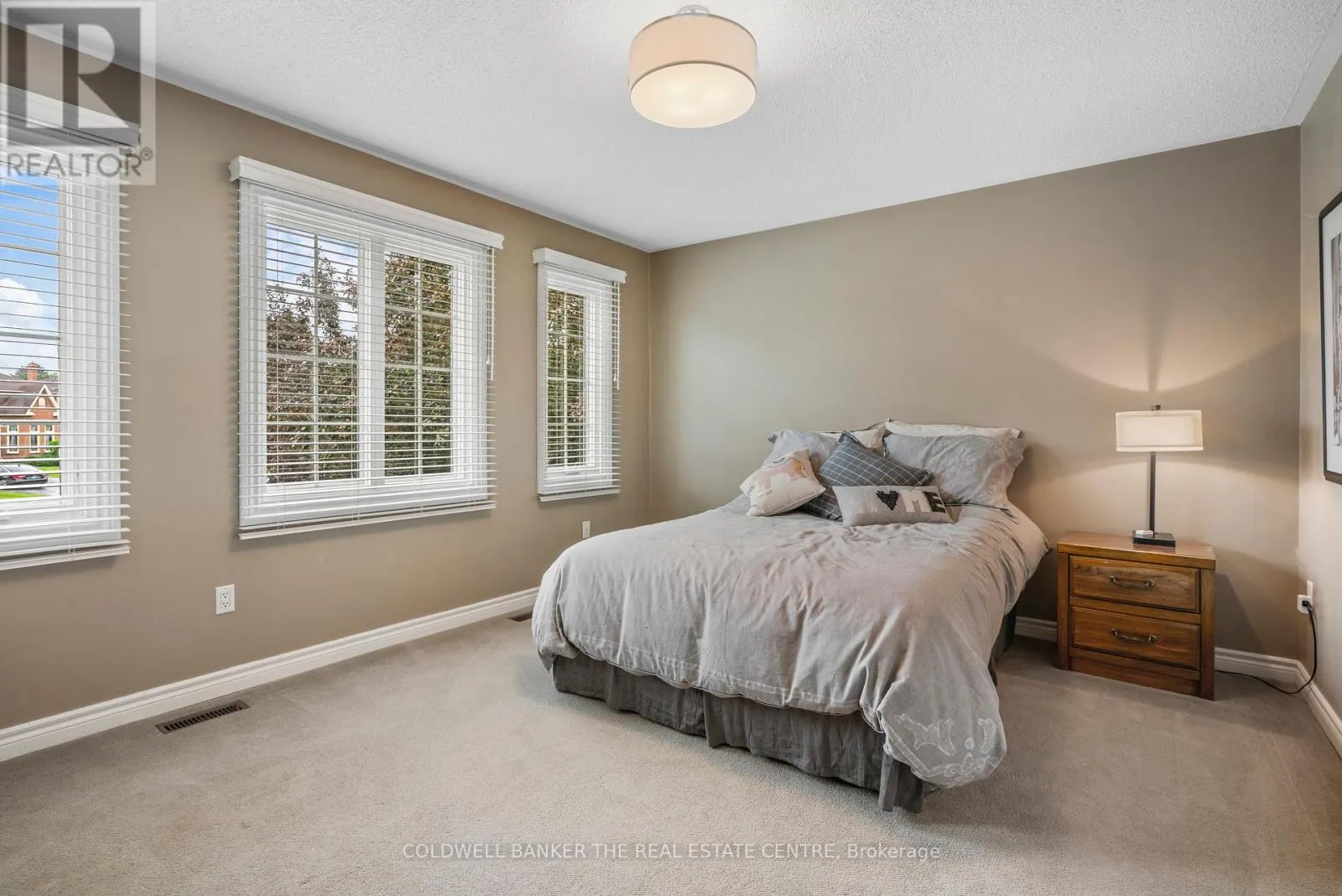 384 AMBERLEE COURT