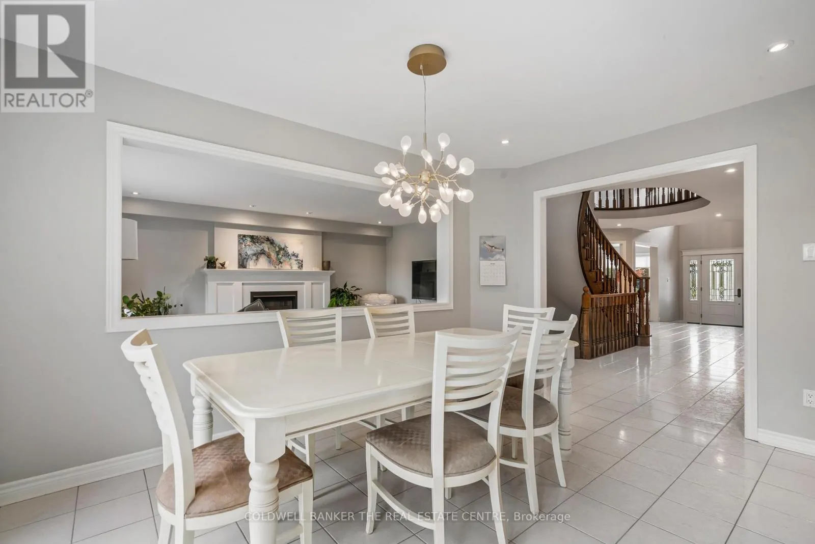 384 AMBERLEE COURT