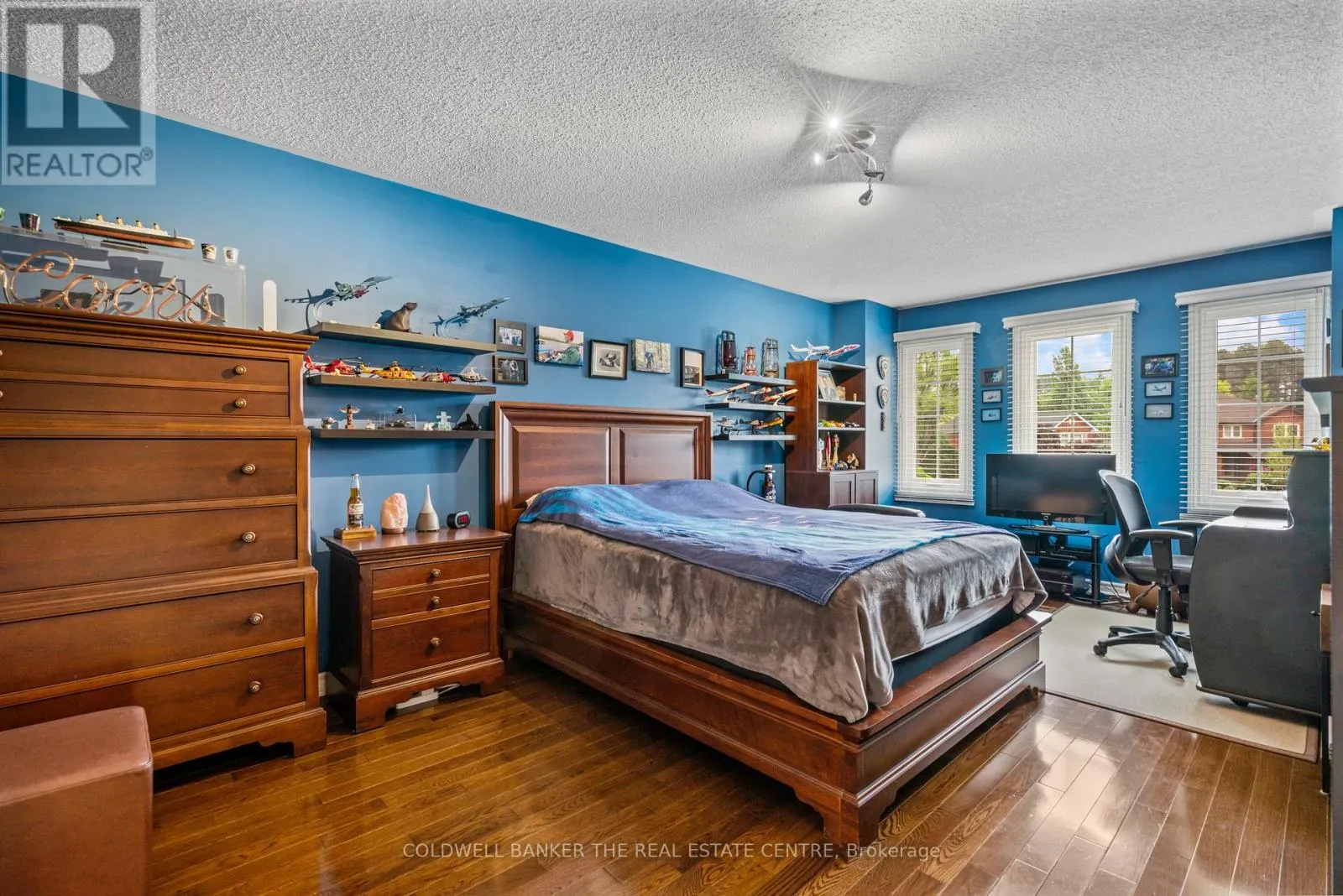 384 AMBERLEE COURT