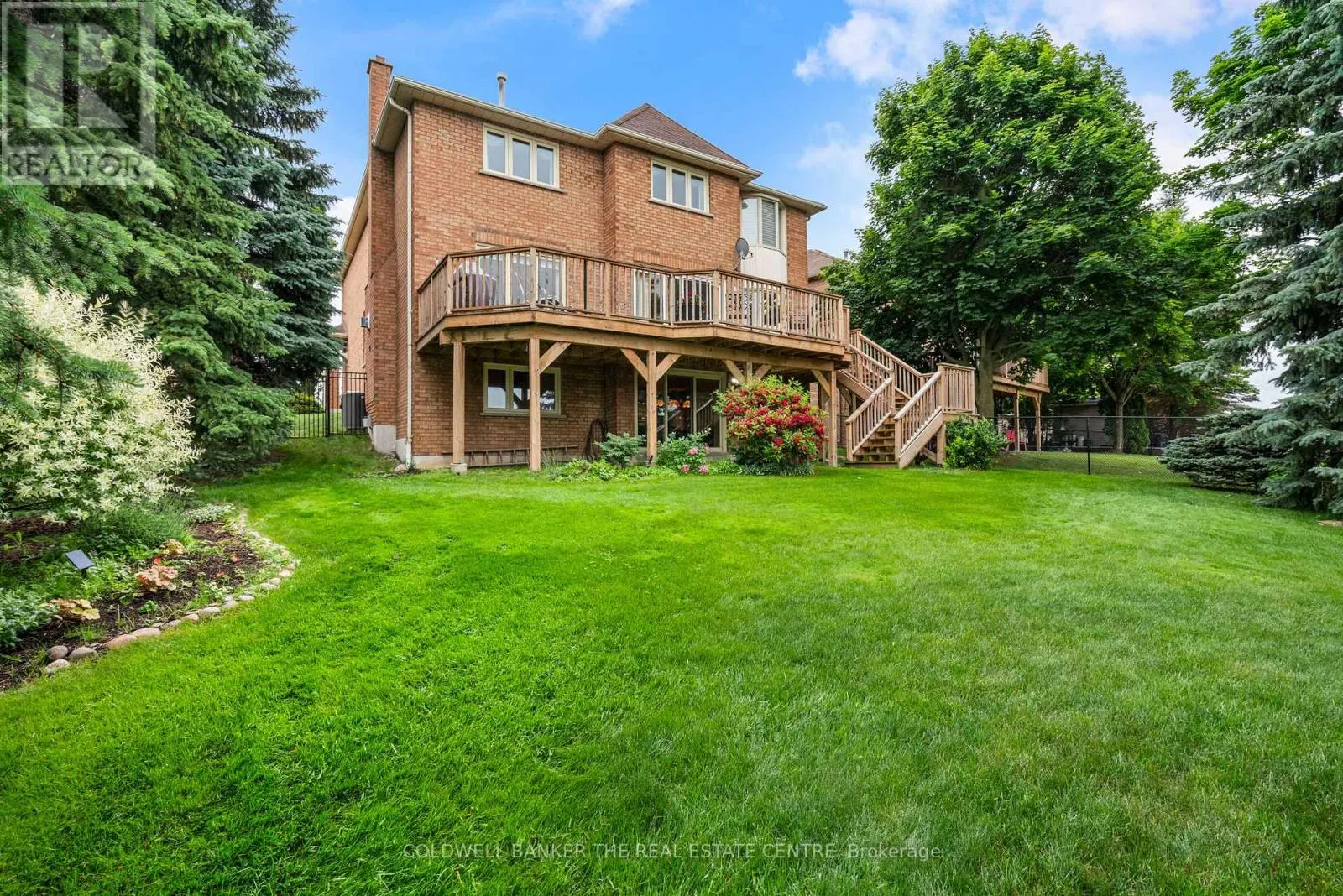 384 AMBERLEE COURT