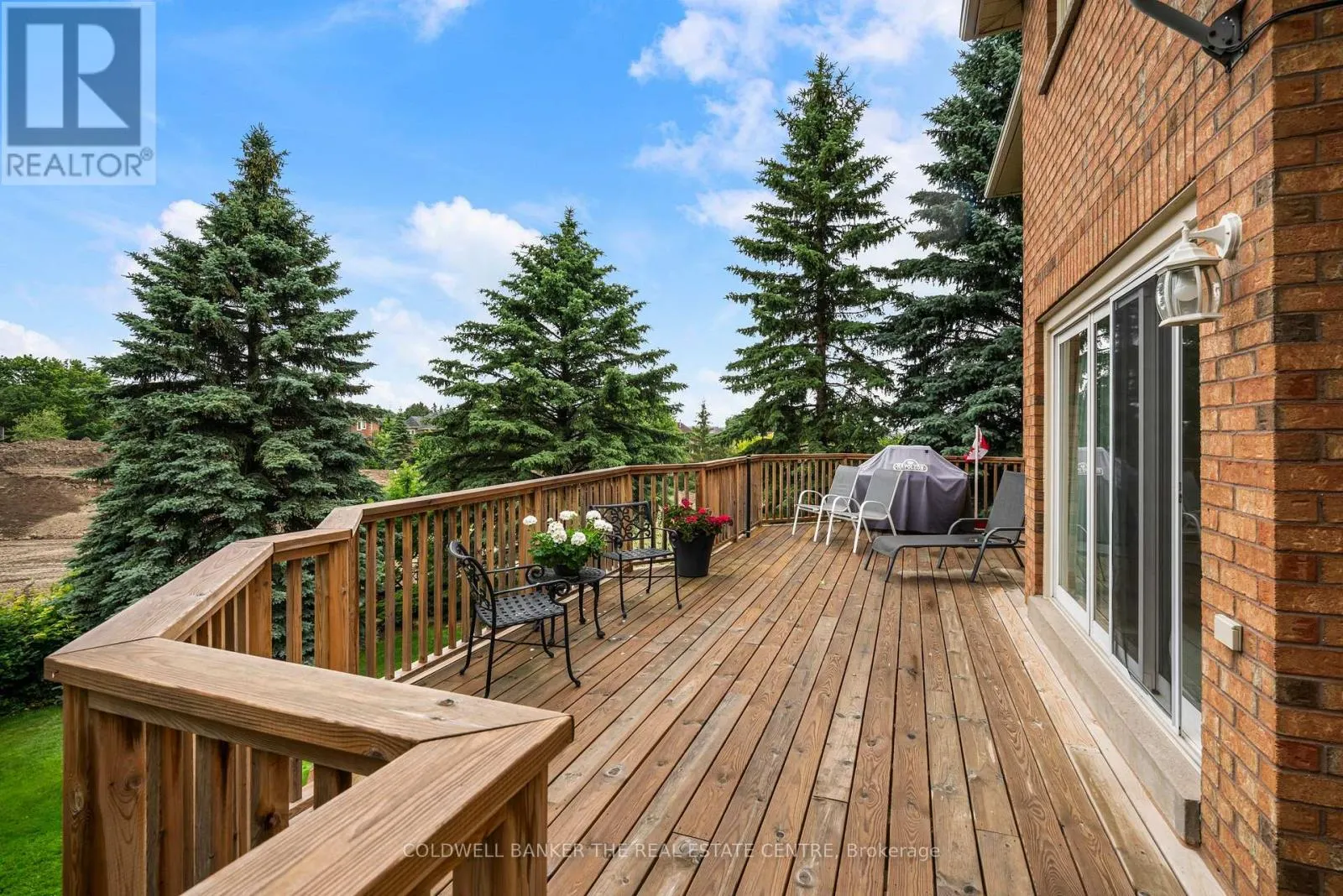 384 AMBERLEE COURT