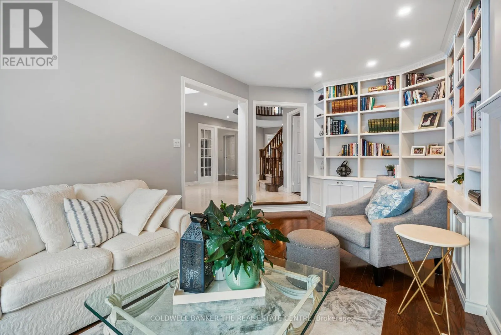 384 AMBERLEE COURT