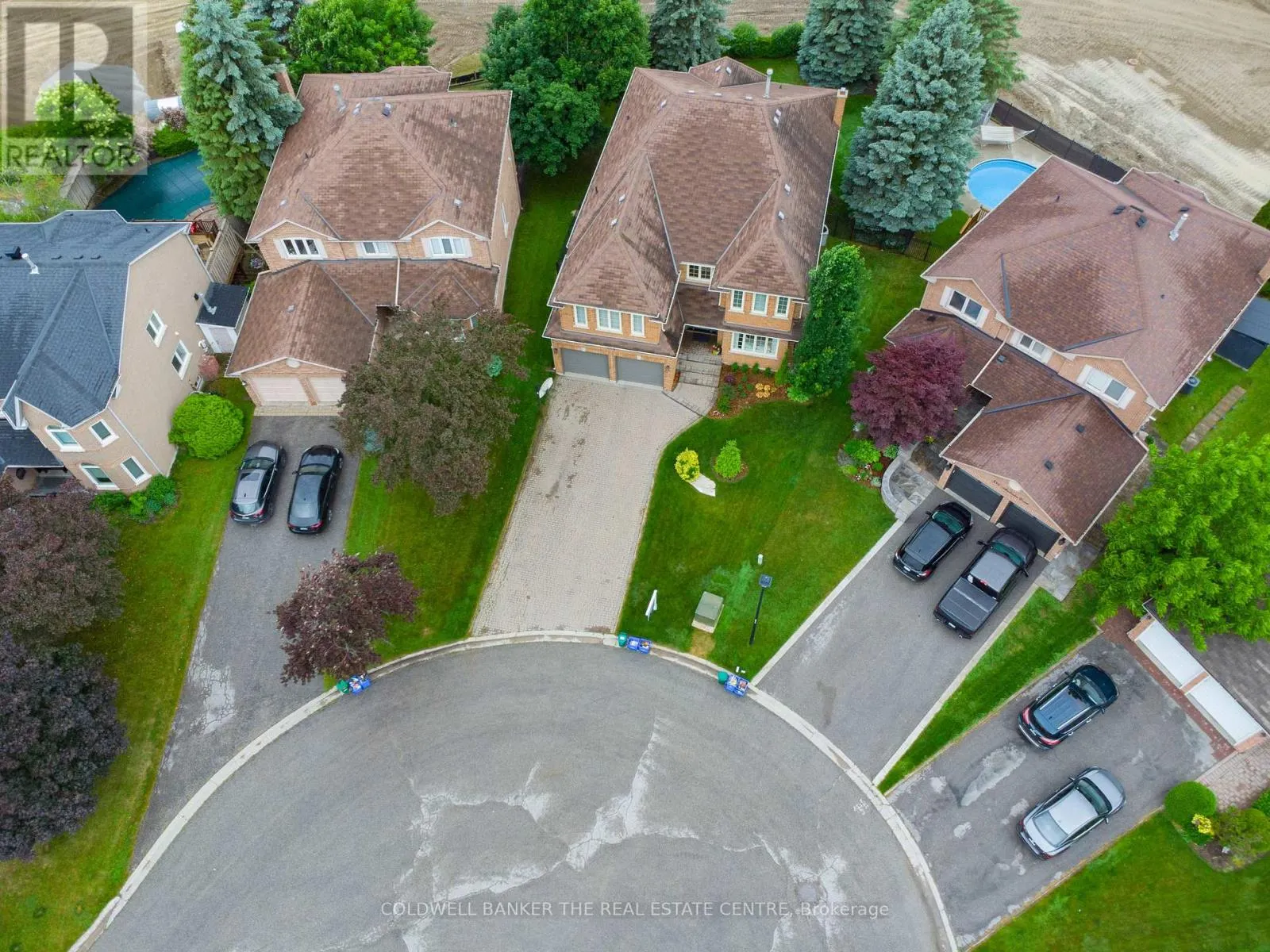 384 AMBERLEE COURT