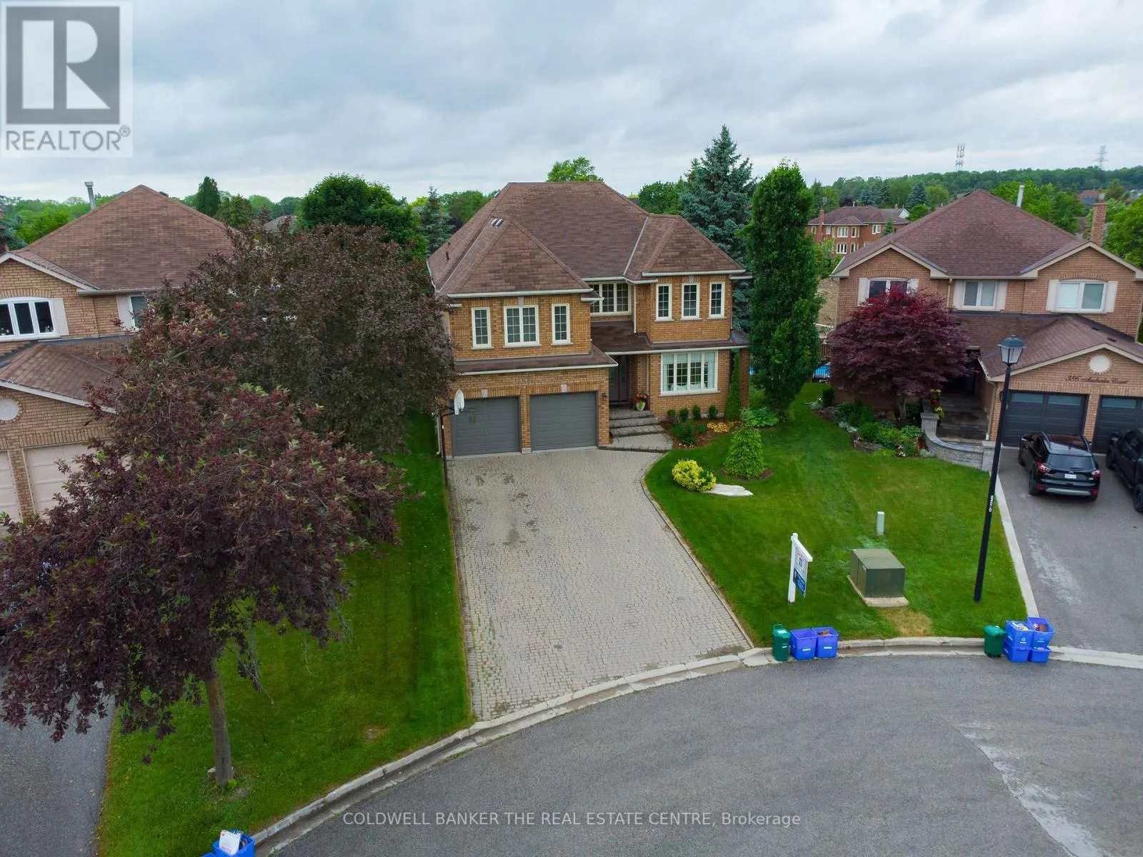 384 AMBERLEE COURT