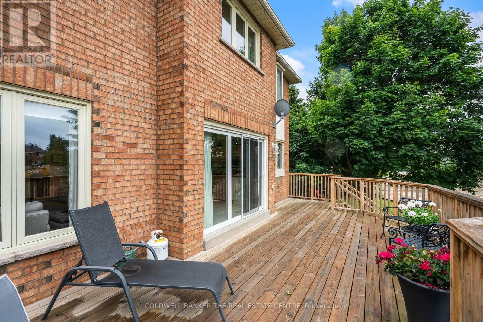 384 AMBERLEE COURT