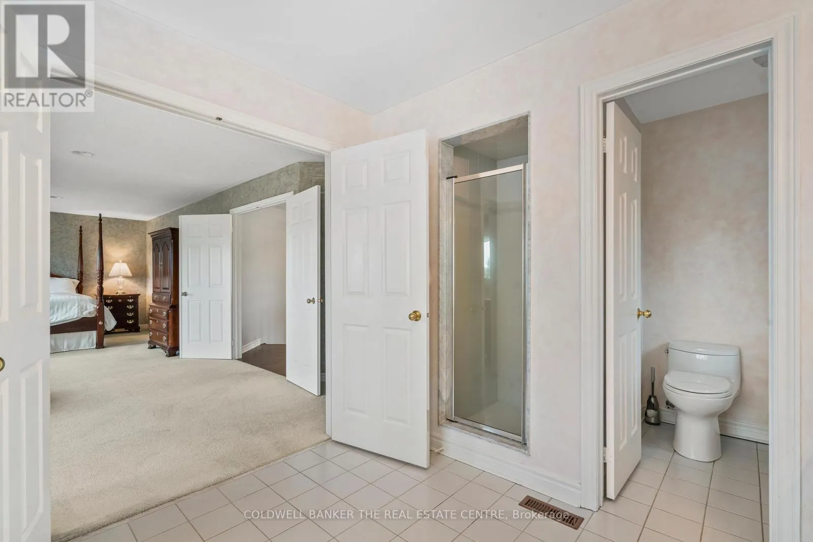 384 AMBERLEE COURT