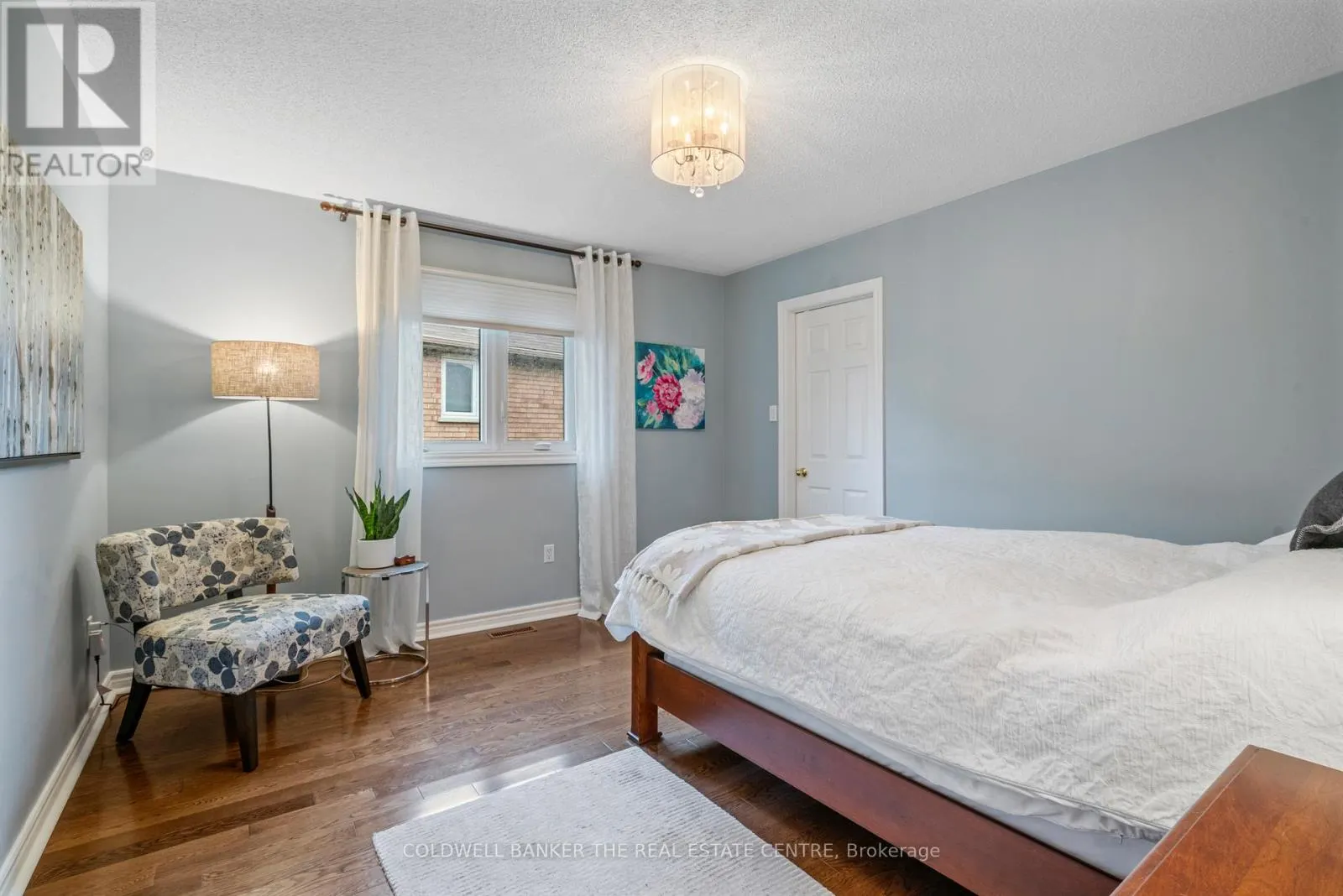 384 AMBERLEE COURT