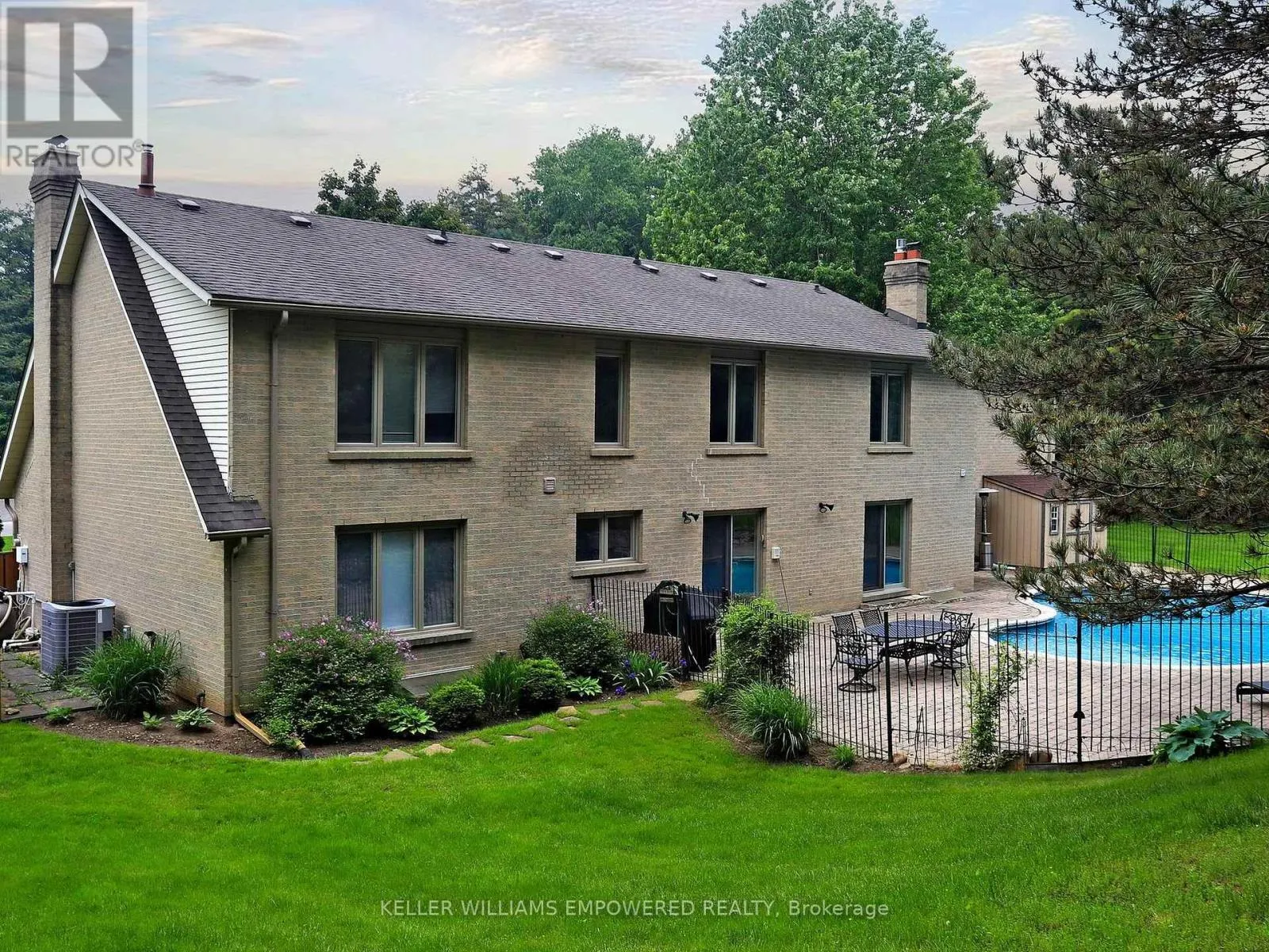 544 WOODLAND ACRES CRESCENT