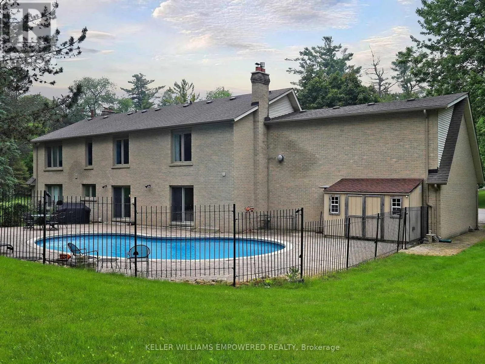 544 WOODLAND ACRES CRESCENT