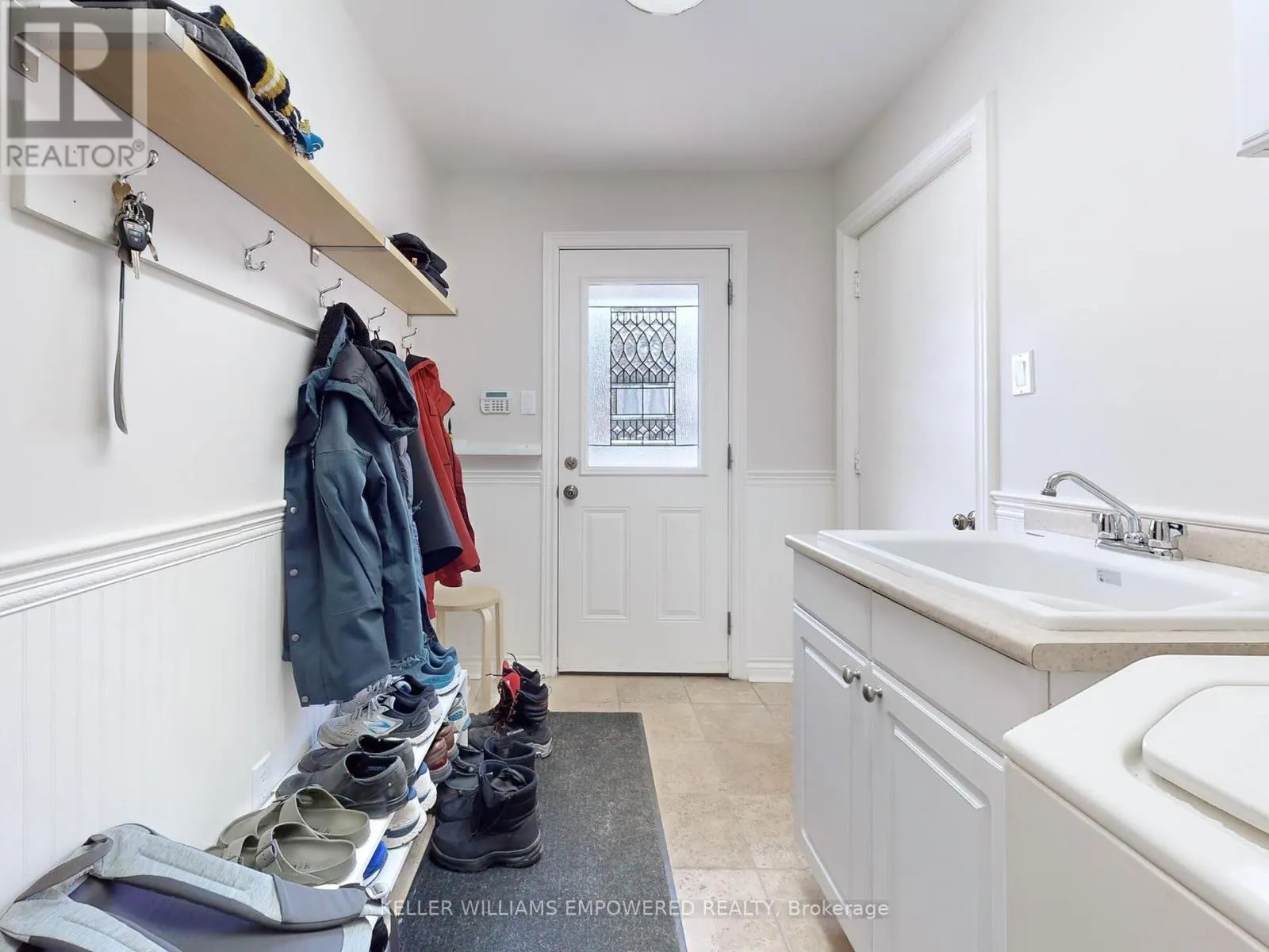 544 WOODLAND ACRES CRESCENT