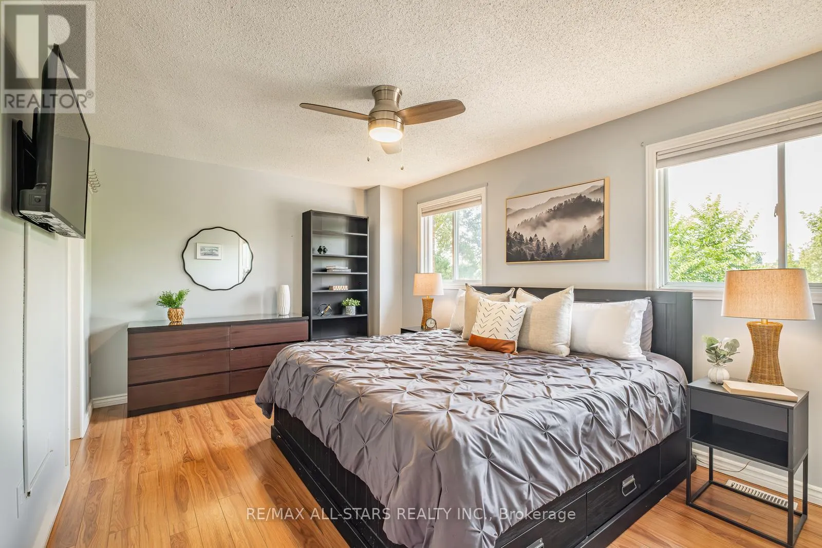 10 - 95 WELDRICK ROAD E
